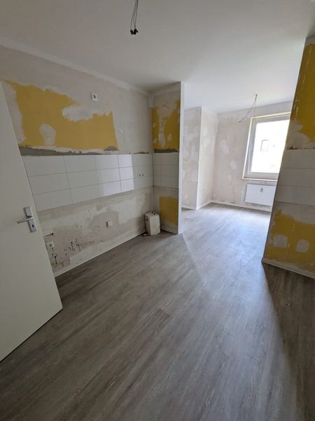 Schön geschnitte 3-Zimmer-Wohnung mit Balkon und modernem Bad und großem Balkom